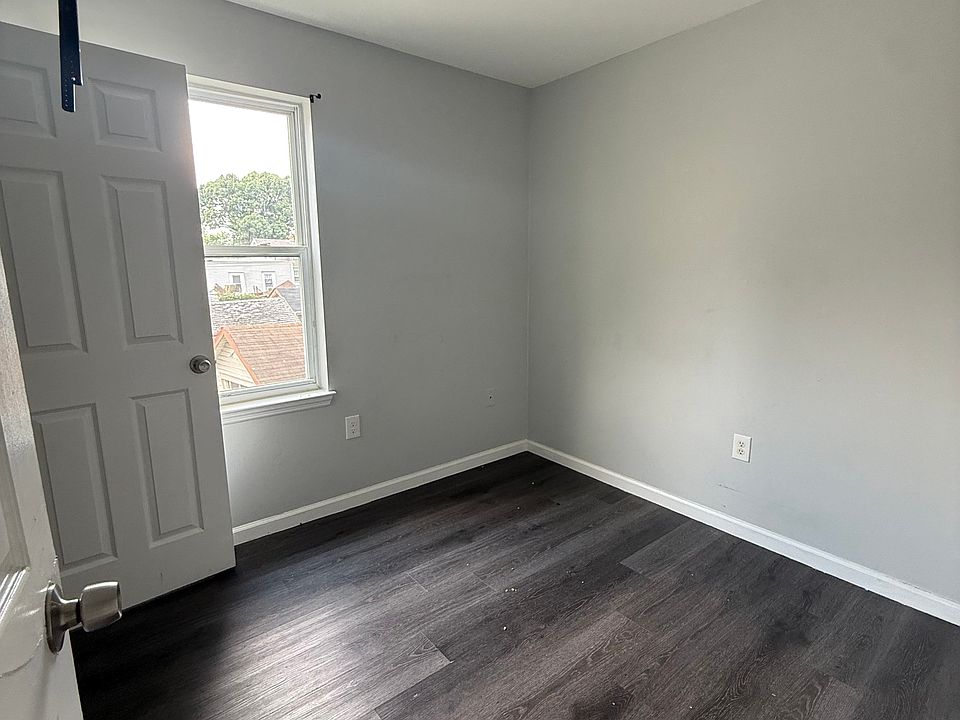 1st image of 79 Osborne Pl #1B