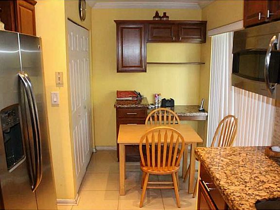 4th image of 272 Fairway Cir