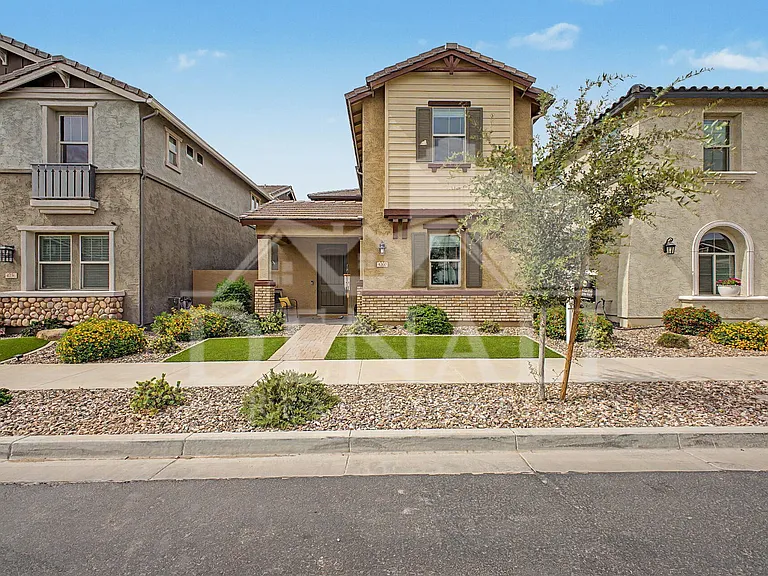 4260 E Jesse St — Photo 1