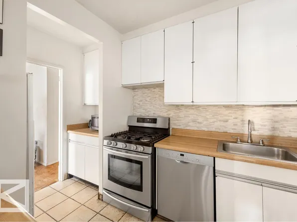 1001 Fifth Avenue image 8 of 13