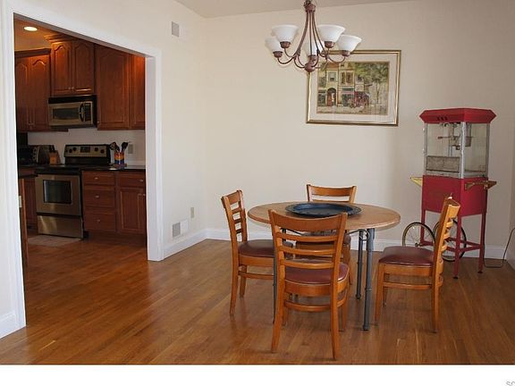 5th image of 161 E Buckingham Dr