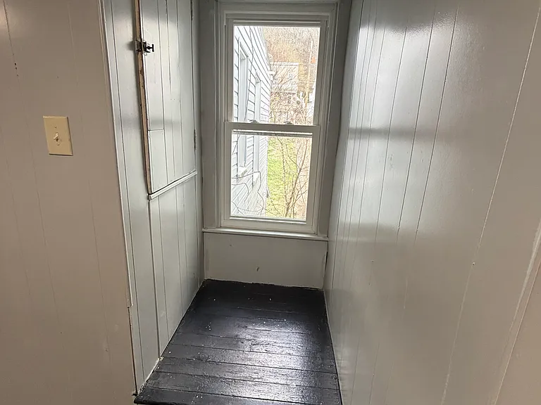 1219 W Walnut St — Photo 16
