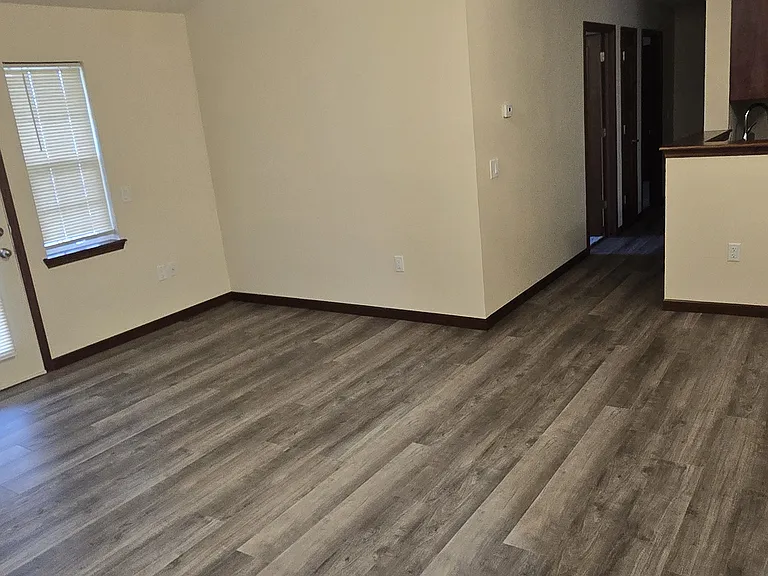 Park Ridge Apartments — Photo 25