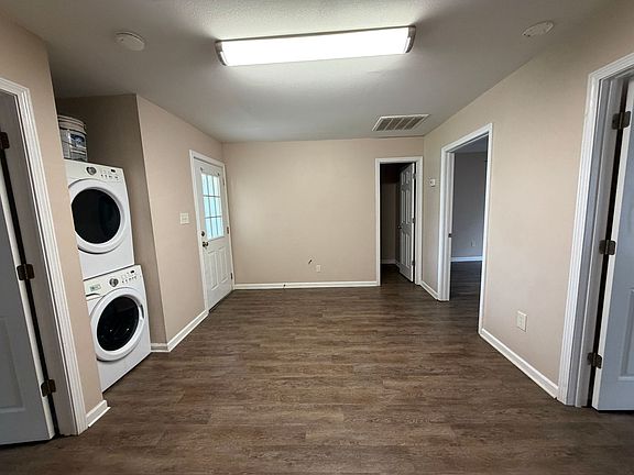 3rd image of 2304 Merwood St #B