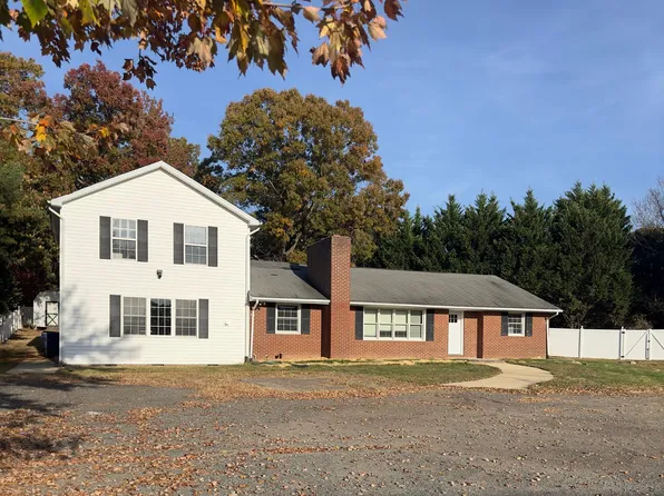 60 Central Square Dr, Prince Frederick, MD 20678