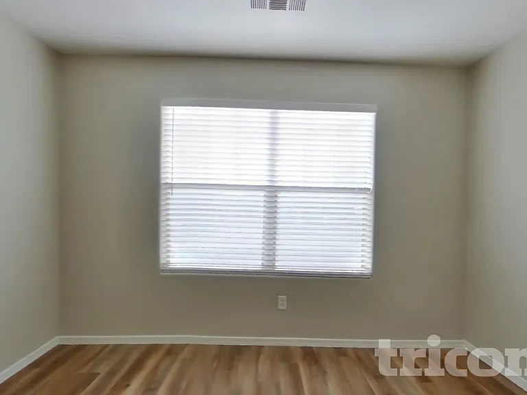 3624 S 71st Dr — Photo 10