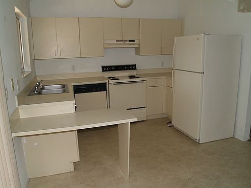 2nd image of 2099 SW Grape Ct