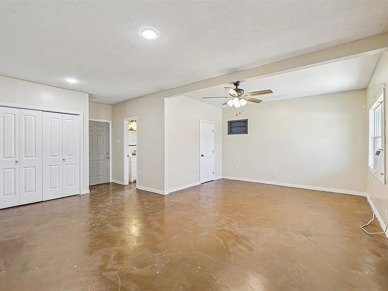 620 Barbara Dr — Photo 6