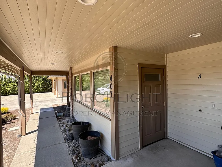407 E Main St #A — Photo 5