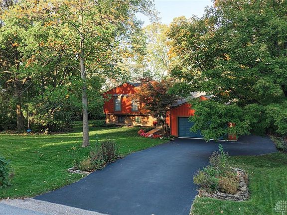 4th image of 7577 Whitehall Cir W