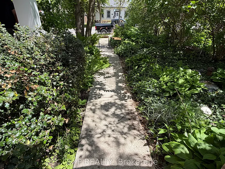 22 1st St #UPPER — Photo 20
