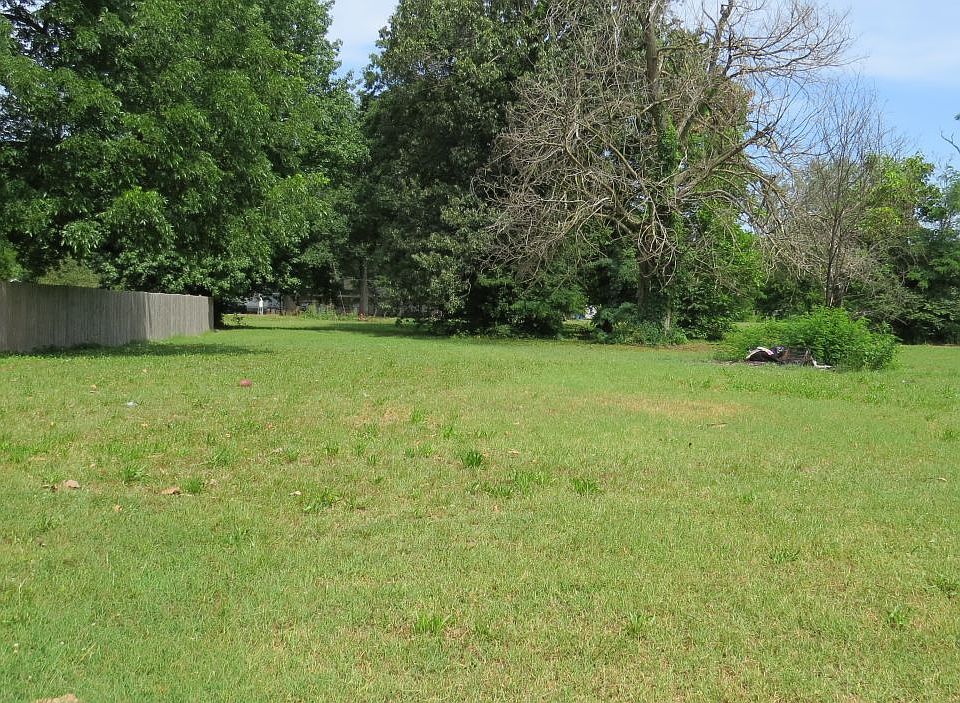 1st image of 207 Truman St
