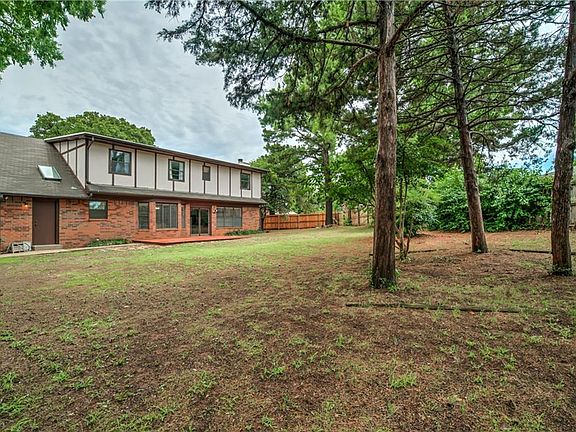 4th image of 2505 Northwood Ln