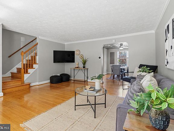 3rd image of 1528 Cottage Ln