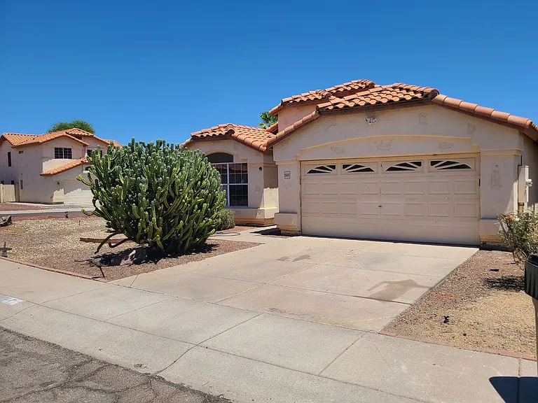 15435 S 44th Way — Photo 1