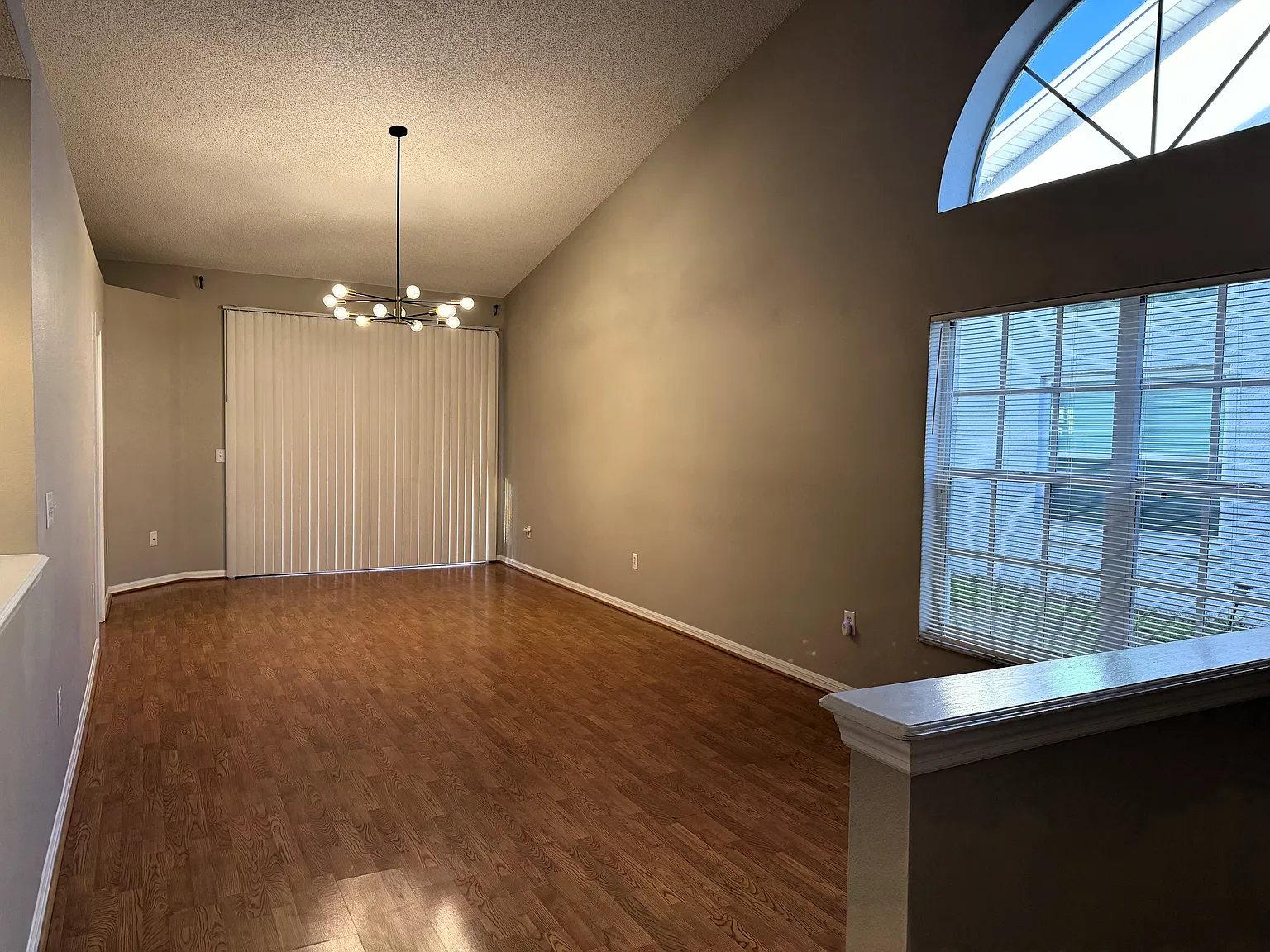 2560 Northfield Ln — Photo 3