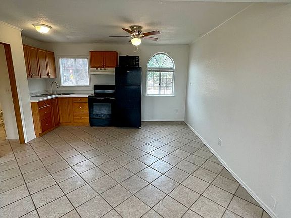5th image of 14 Oak Pl
