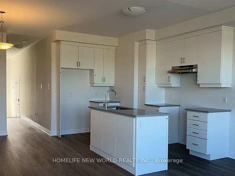 126 Mumbai Dr — Photo 2