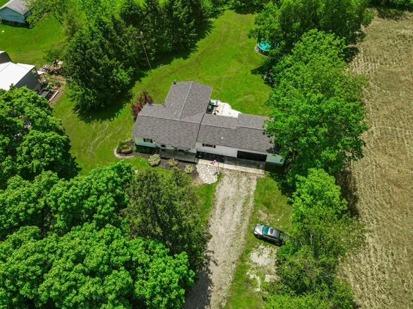 8391 Stout Rd, Circleville, OH 43113