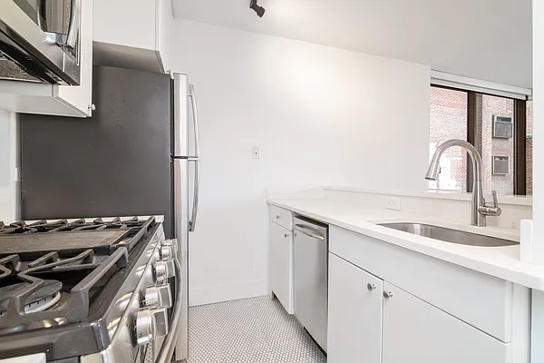 Rented by REAL New York | media 6