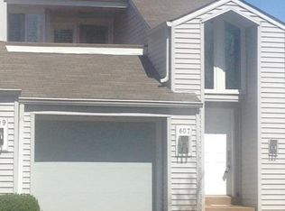 607 Highview Circle Dr, Ballwin, MO 63021