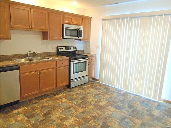2nd image of 5 Sunset Dr APT G