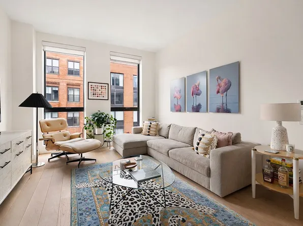 215 N 10th St #4E, Brooklyn, NY 11211