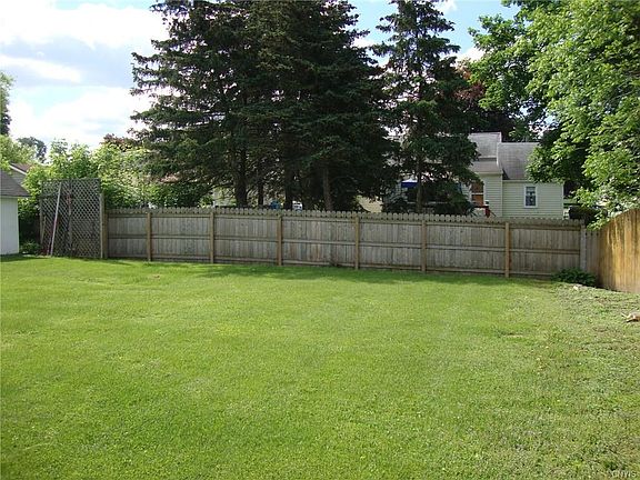 3rd image of 209 Kimberly Dr W