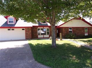 506 Hillside Ave, Tahlequah, OK 74464