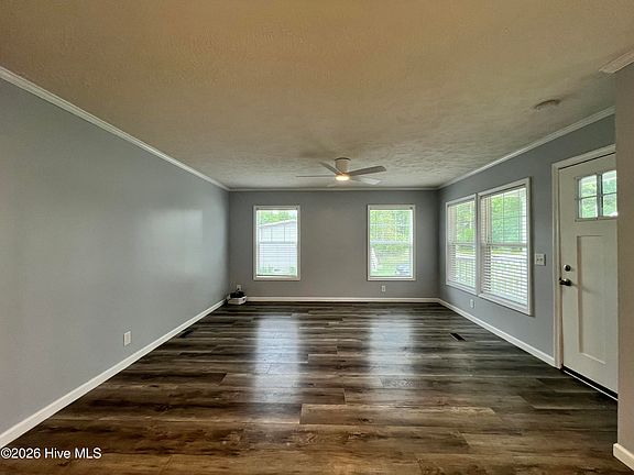4th image of 1296 Riverview Dr