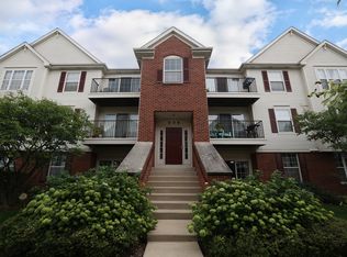 650 Mill Cir UNIT 103, Wheeling, IL 60090