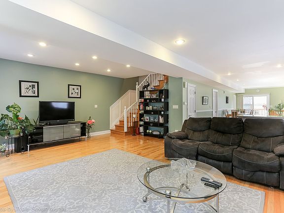 4th image of 3803 N Olcott Ave