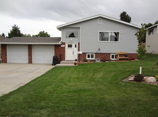 133 Agate Dr, Lewistown, MT 59457