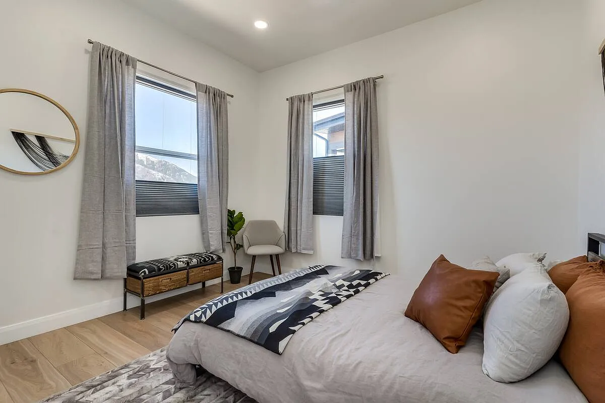 3 bed, 1288 sqft, $4,500 — Photo 3