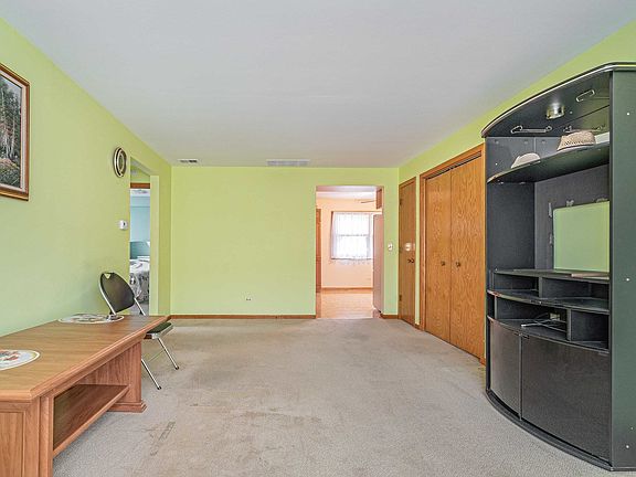 3rd image of 4659 N Milwaukee Ave #3C