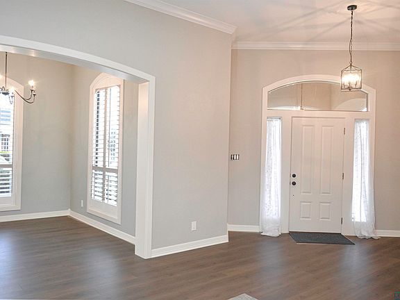 2nd image of 3 Pettit Cir