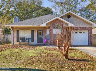 9823 Ala Moana St, Diamondhead, MS 39525