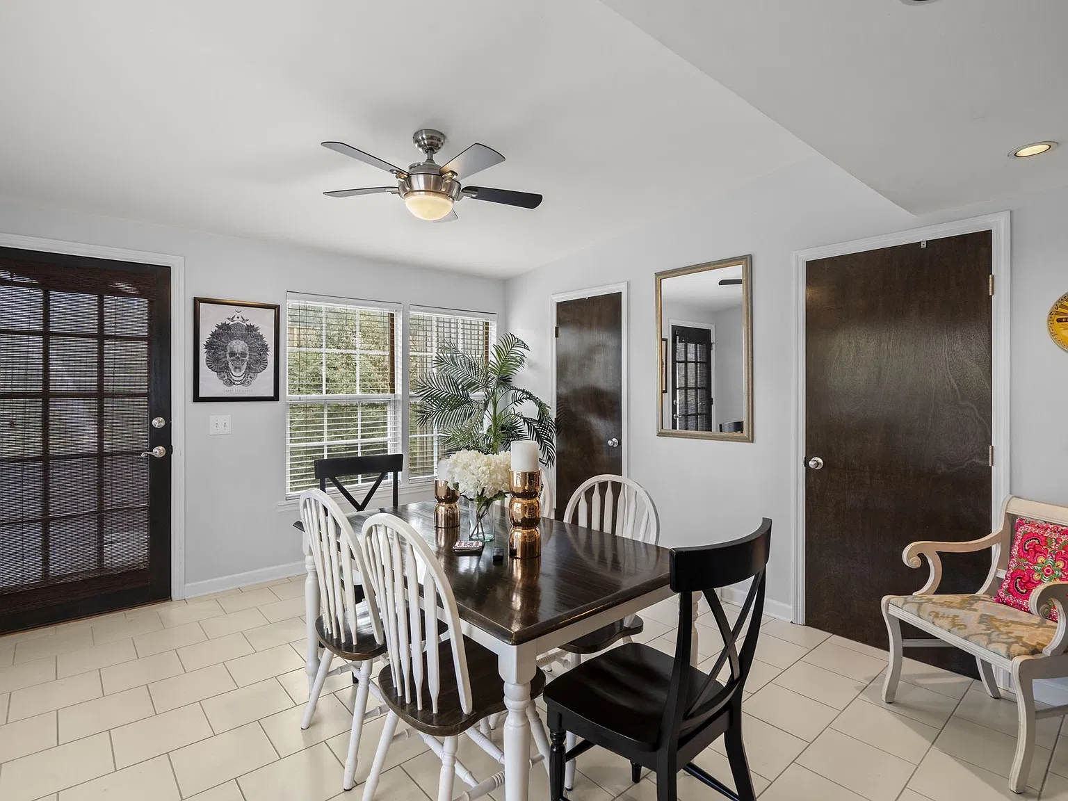 2 bed, 1.5 bath, 800 sqft, $2,199 — Photo 2