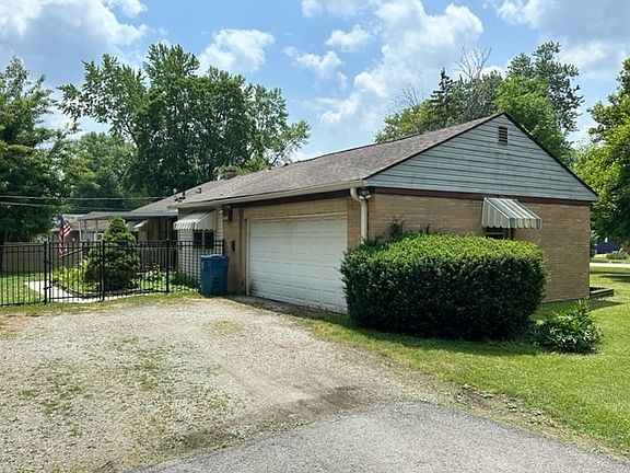 5th image of 5775 Woodside Dr