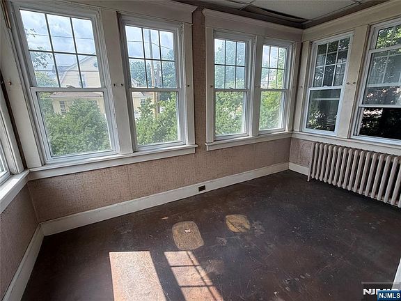 5th image of 55 Thoma Ave