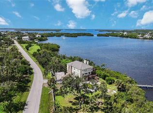 1470 Bayshore Dr, Terra Ceia, FL 34250