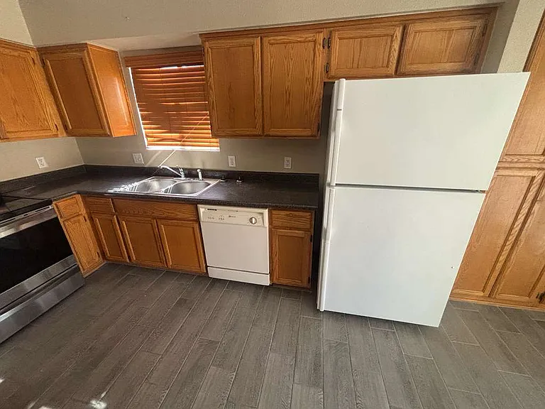 730 W Patricia St — Photo 8
