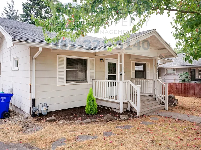 9037 NE Humboldt St — Photo 19