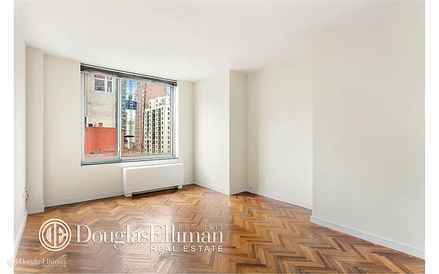 Rented by Douglas Elliman | media 19