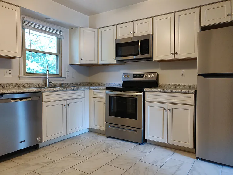 3434-3436 Woodmar Ct — Photo 5