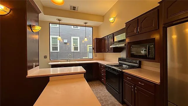 4621 Prytania St — Photo 6