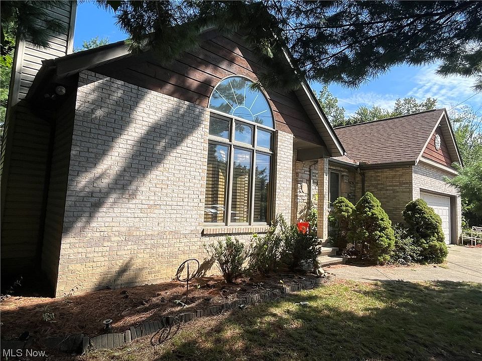 2nd image of 1007 Creek View Dr