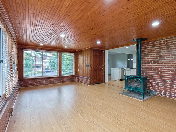 4th image of 6613 Denny Pl