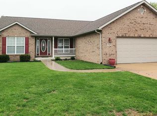 10924 Fallowfield Dr, Lebanon, IL 62254