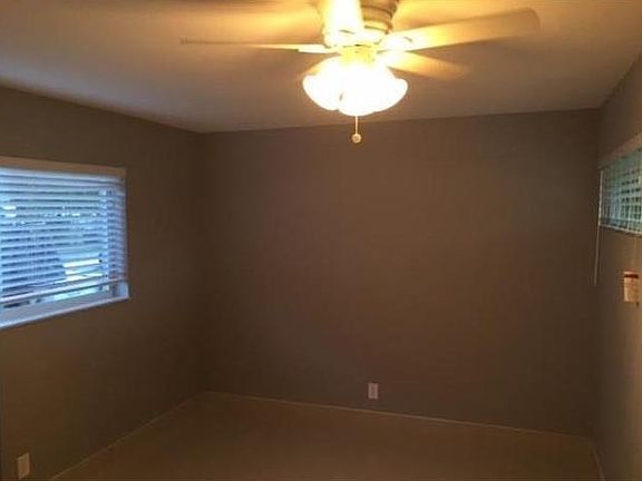 3rd image of 706 NE 23rd Ave